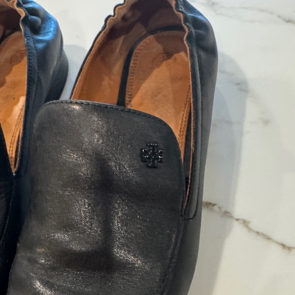 Tory Burch Black Leather Loafers - 8 MED - Picture 2 of 7